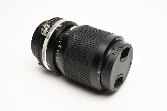 Nikon AF Nikkor 35-105mm f3.5-4.5 zoom lens, caps, Good!