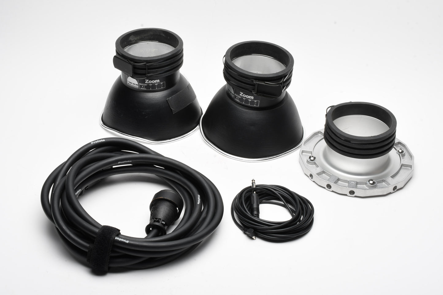 Profoto Acute 2R 1200W Flash Lighting Kit w/2 Acute D4 Heads, Case, Great!