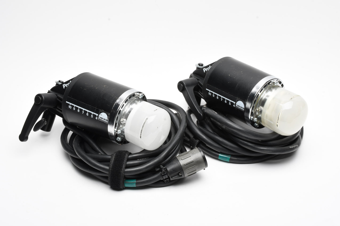 Profoto Acute 2R 1200W Flash Lighting Kit w/2 Acute D4 Heads, Case, Great!