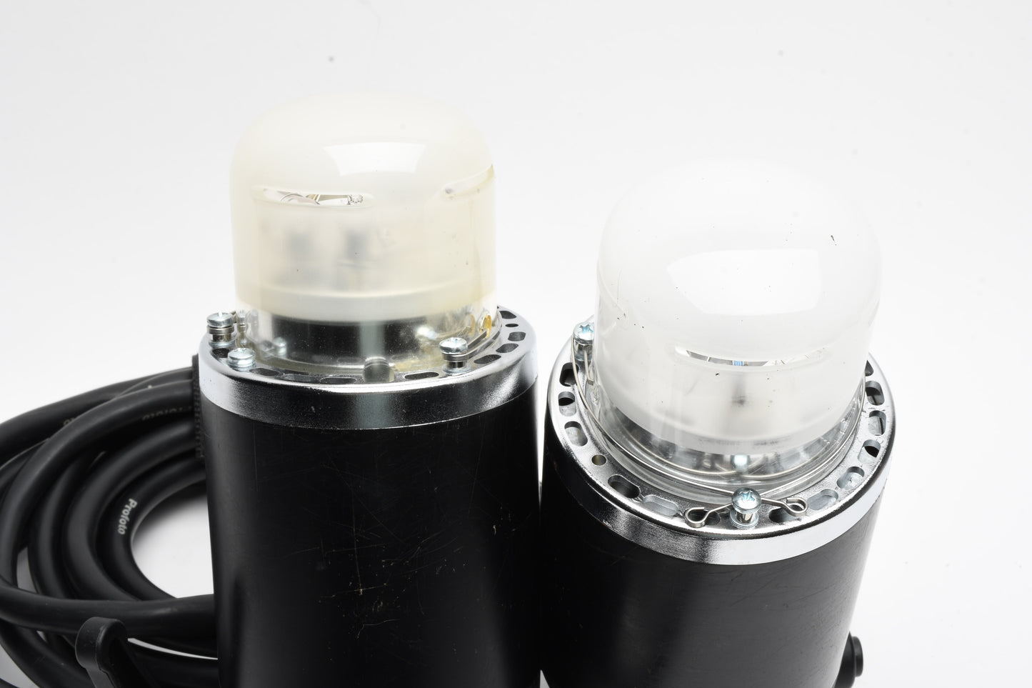 Profoto Acute 2R 1200W Flash Lighting Kit w/2 Acute D4 Heads, Case, Great!