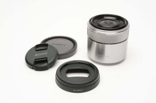 Sony 30mm f3.5 E-mount macro lens, caps+hood, clean SEL30M35