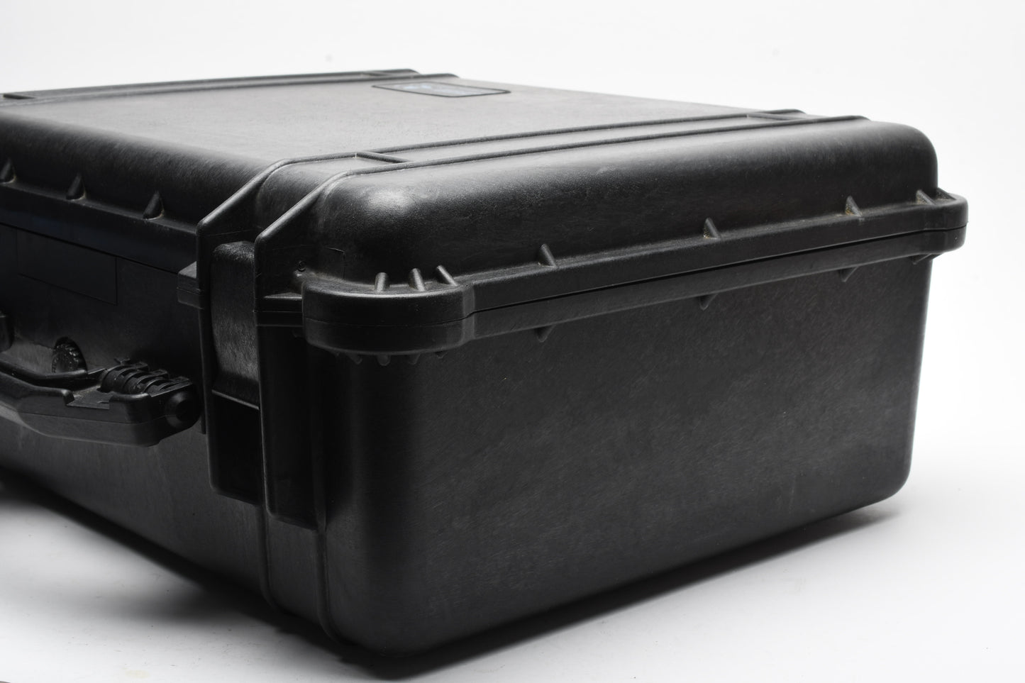 Pelican 1550 Black weatherproof case 20.7 × 17.2 × 8.4", clean, w/cut-up foam