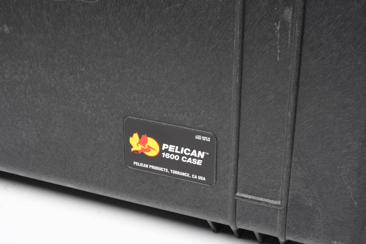 Pelican 1600 Black case w/Cut-up foam, very clean