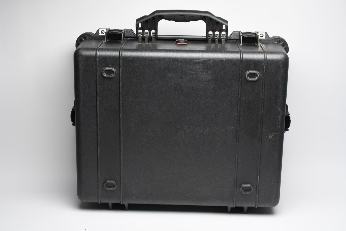 Pelican 1600 Black case w/Cut-up foam, very clean