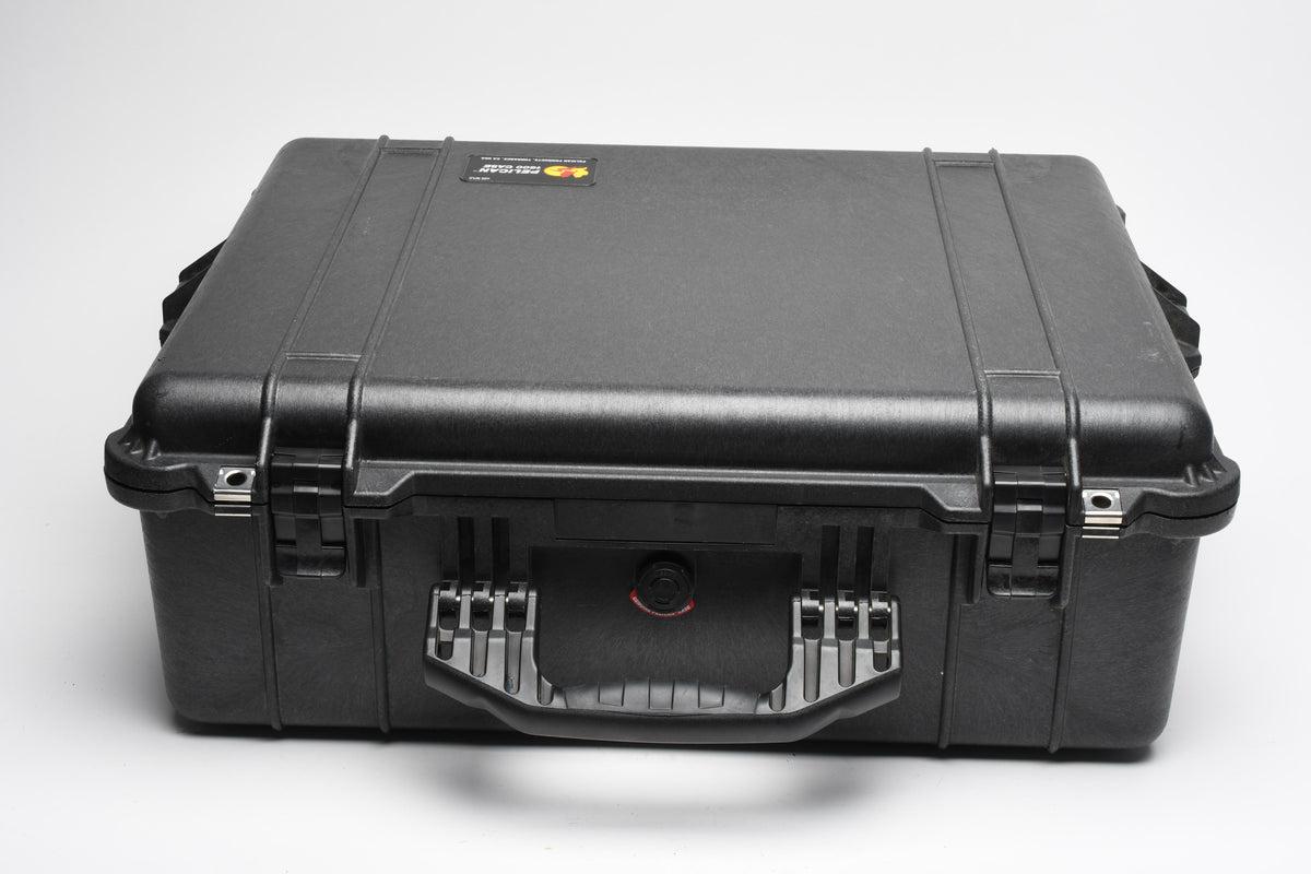 Pelican 1600 Black case w/Cut-up foam, very clean