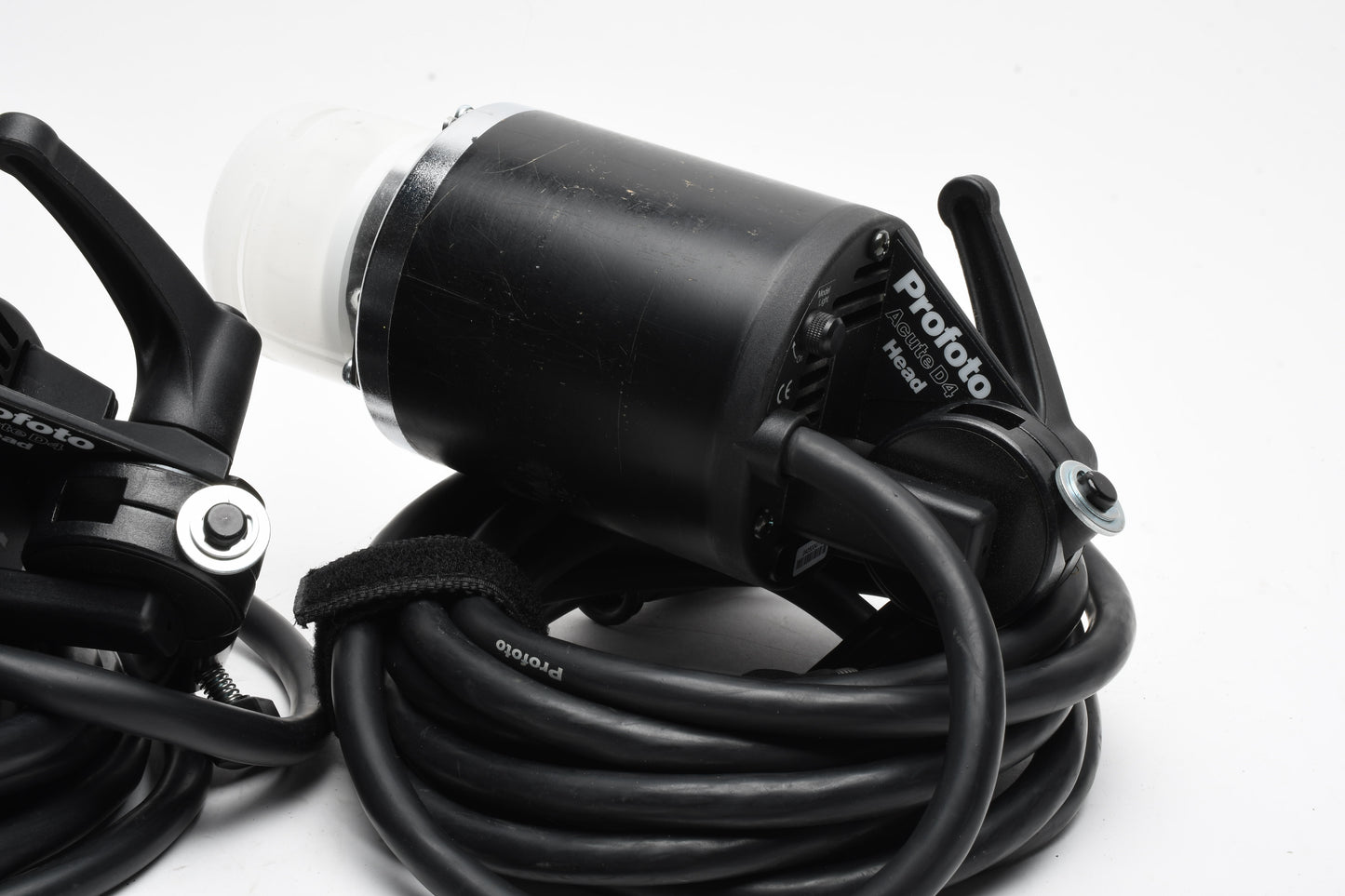 Profoto Acute 2R 1200W Flash Lighting Kit w/2 Acute D4 Heads, Case, Nice!