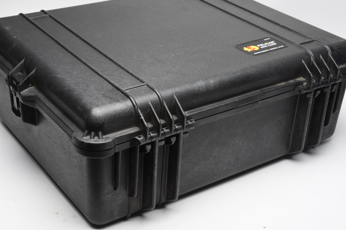 Pelican 1600 Black case w/Cut-up foam, very clean