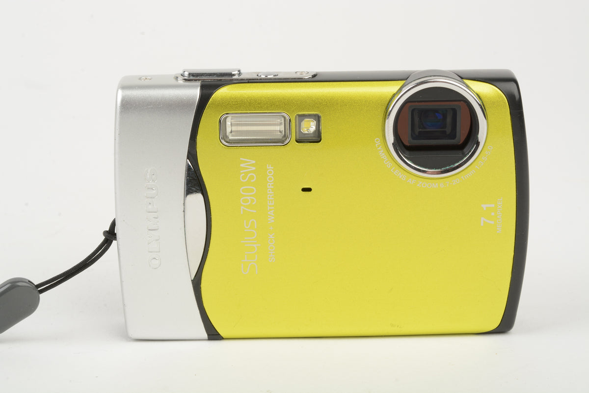 Olympus Stylus 790 SW 7.1MP Digital Point&Shoot camera, All-Weather, Good!
