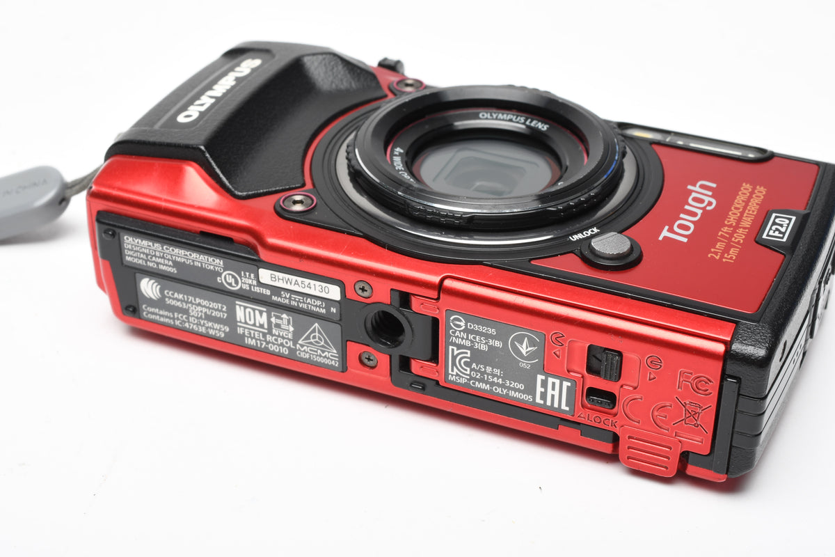 Olympus Tough TG-5 Red digital Point&Shoot w/batt, USB, Case, Tested, Good!