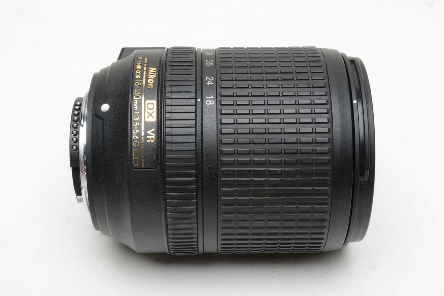 Nikon Nikkor AF-S DX 18-140mm f3.5-5.6G ED VR Lens w/Caps, B+W UV + Hood, Mint