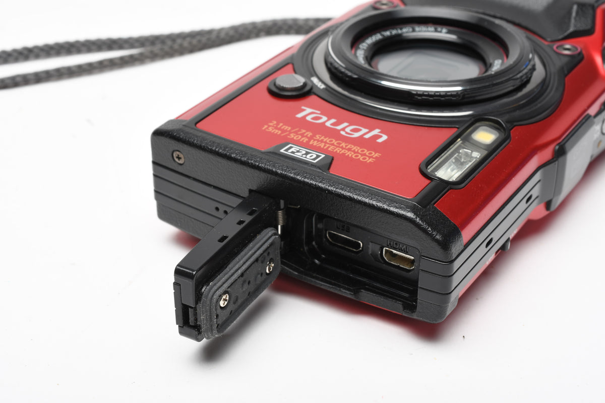 Olympus Tough TG-5 Red digital Point&Shoot w/batt, USB, Case, Tested, Good!