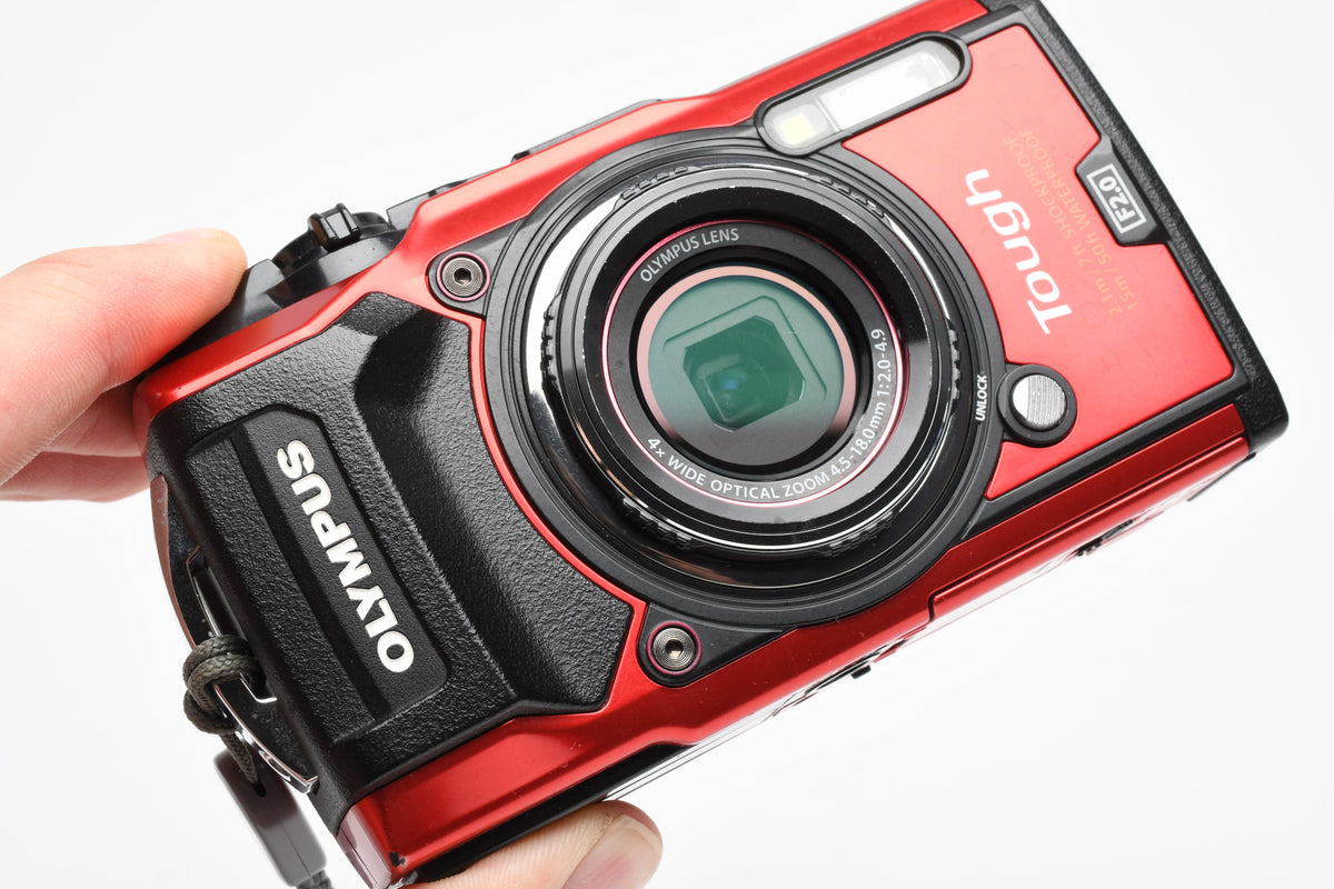 Olympus Tough TG-5 Red digital Point&Shoot w/batt, USB, Case, Tested, Good!