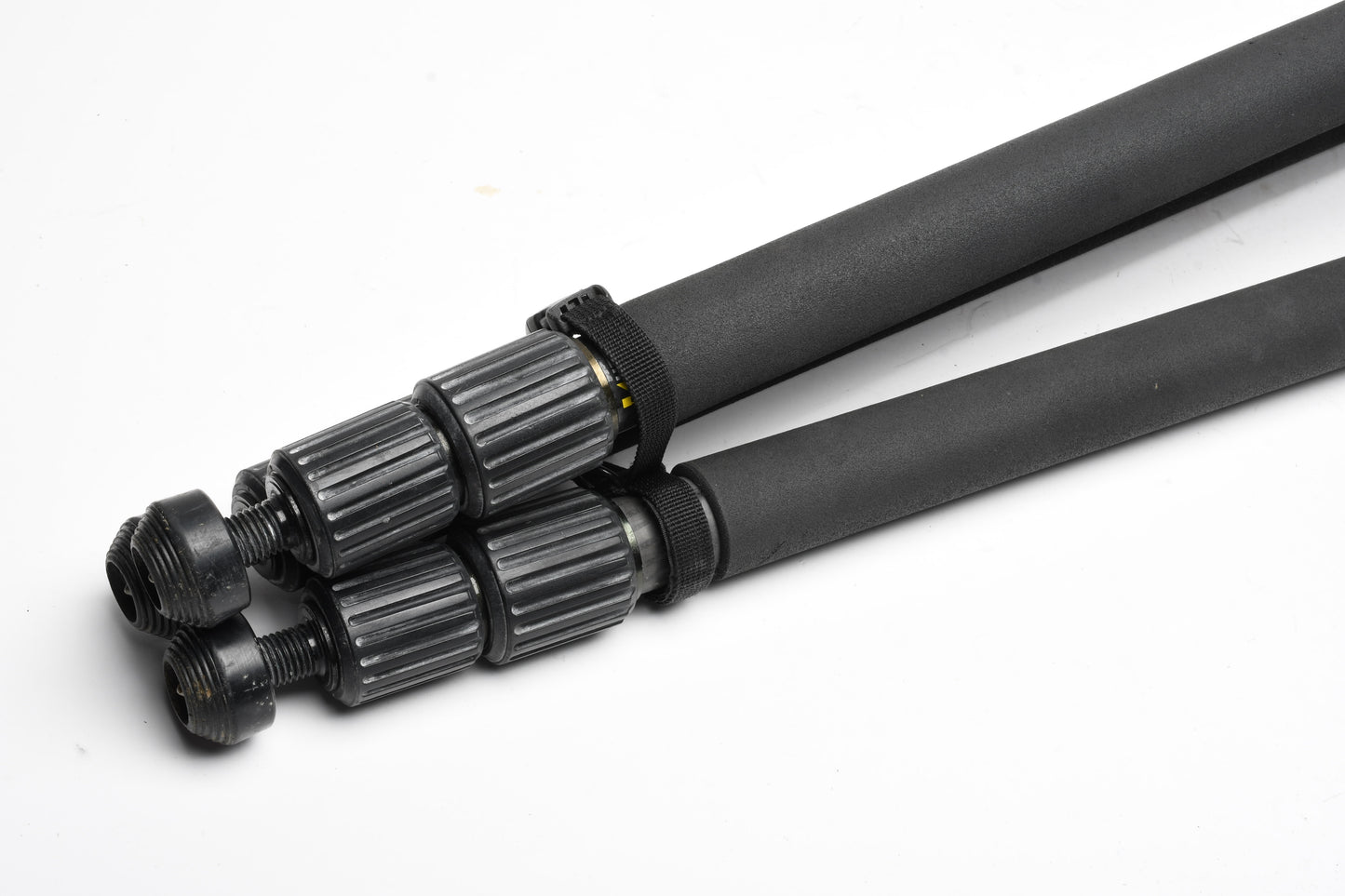 Miller DS10 SOLO-Q 75 2-Stage Tripod (Carbon Fiber) w/case + 2X QR plates