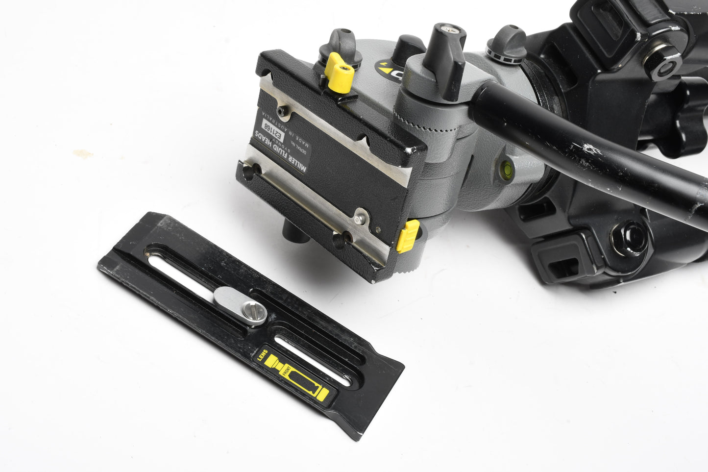 Miller DS10 SOLO-Q 75 2-Stage Tripod (Carbon Fiber) w/case + 2X QR plates