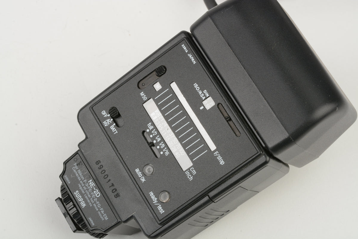 Sunpak Auto DX 8R Ringlight flash system w/Nikon NE-2D mount, step rings, Mint