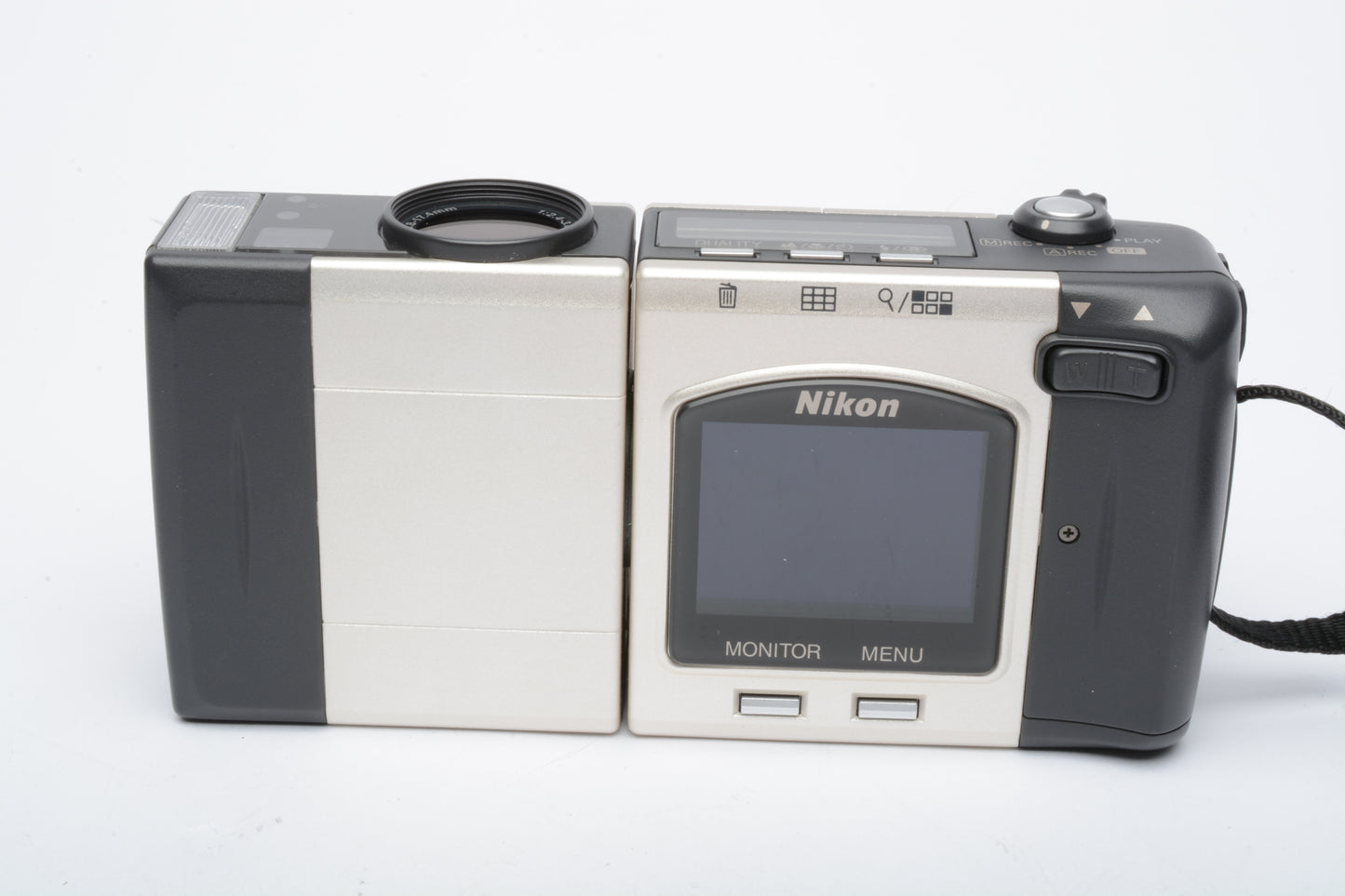 Nikon Coolpix900 Digital Point&Shoot Camera, case, manual, strap, 48MB CF, tested