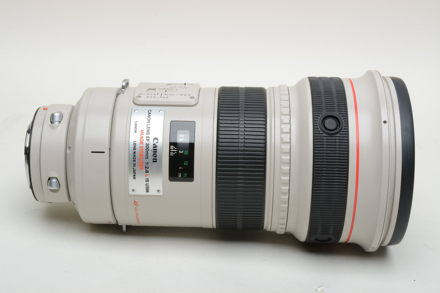 Canon EF 300mm F2.8 L IS USM Lens in case, hood, caps, collar, strap, Mint-!