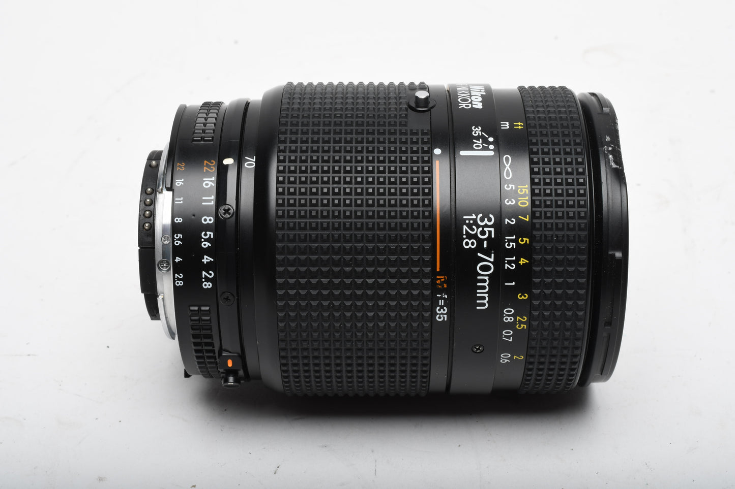 Nikon AF Nikkor 35-70mm f2.8 Macro zoom lens, Great glass, sharp! *Read