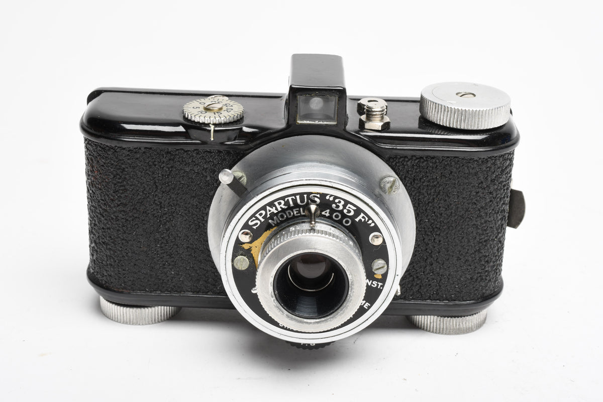 Spartus 35F Model 400 Vintage 34mm camera w/Case, works