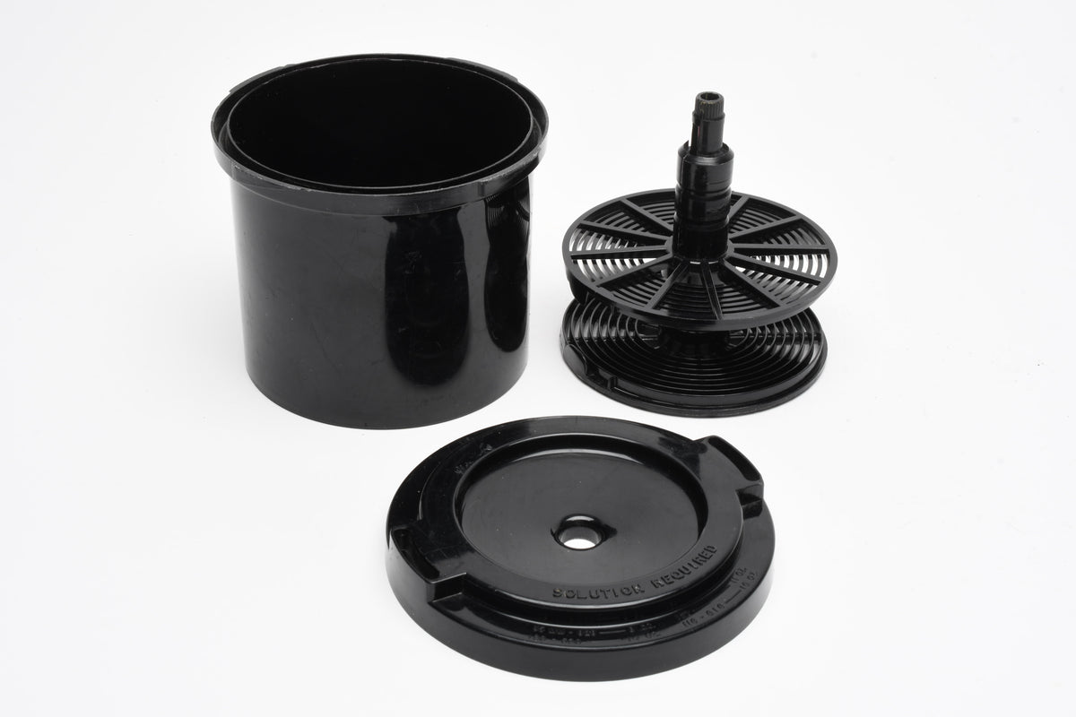 PRO Universal Developing System Tank w/1 Adjustable 35mm or 120 reel, Good