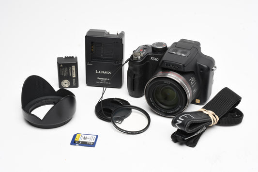 Panasonic Lumix DMC-FZ40 14MP Point&Shoot camera, batt+charger+strap, Tested