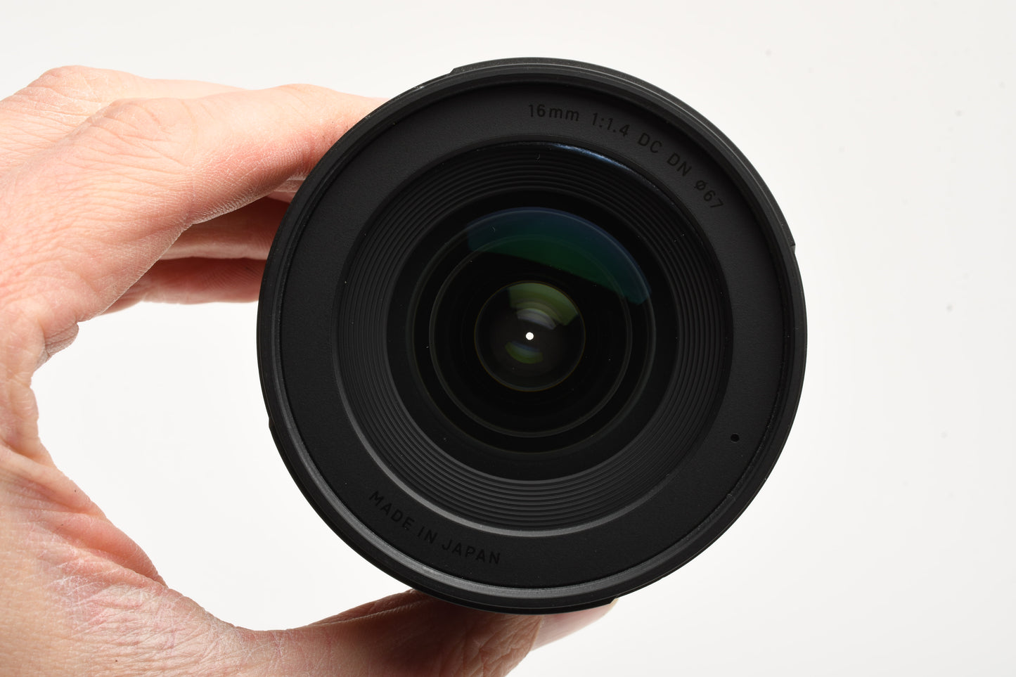 Sigma 16mm f1.4 DC DN Contemporary Lens for Sony E-Mount, Caps + Hood, Great!