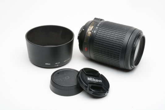 Nikon AF-S Nikkor 55-200mm f4-5.6G EF VR, very clean, hood+caps