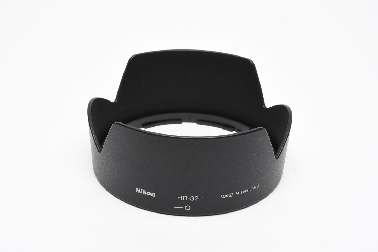 Nikon HB-32 petal lens hood for several AF-S DX Nikkor lenses (see description)