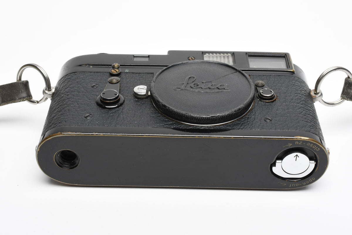 Leica M2 Black Paint Body, Timeless, Gorgeous, Great collector or User piece