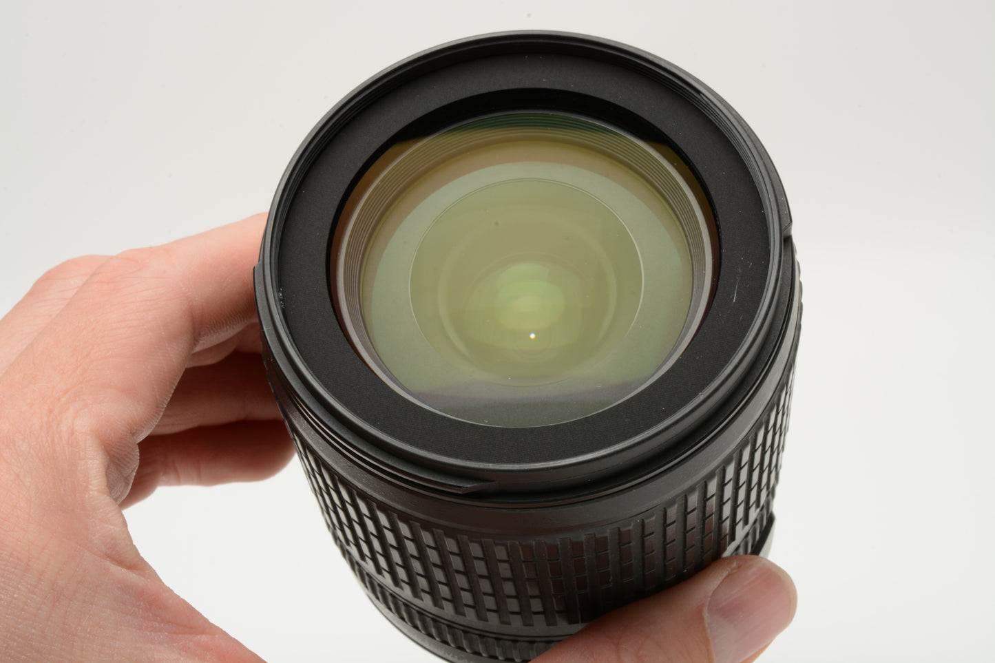 Nikon AF-S 18-105mm f3.5-5.6G ED DX VR zoom lens, caps, UV, Great