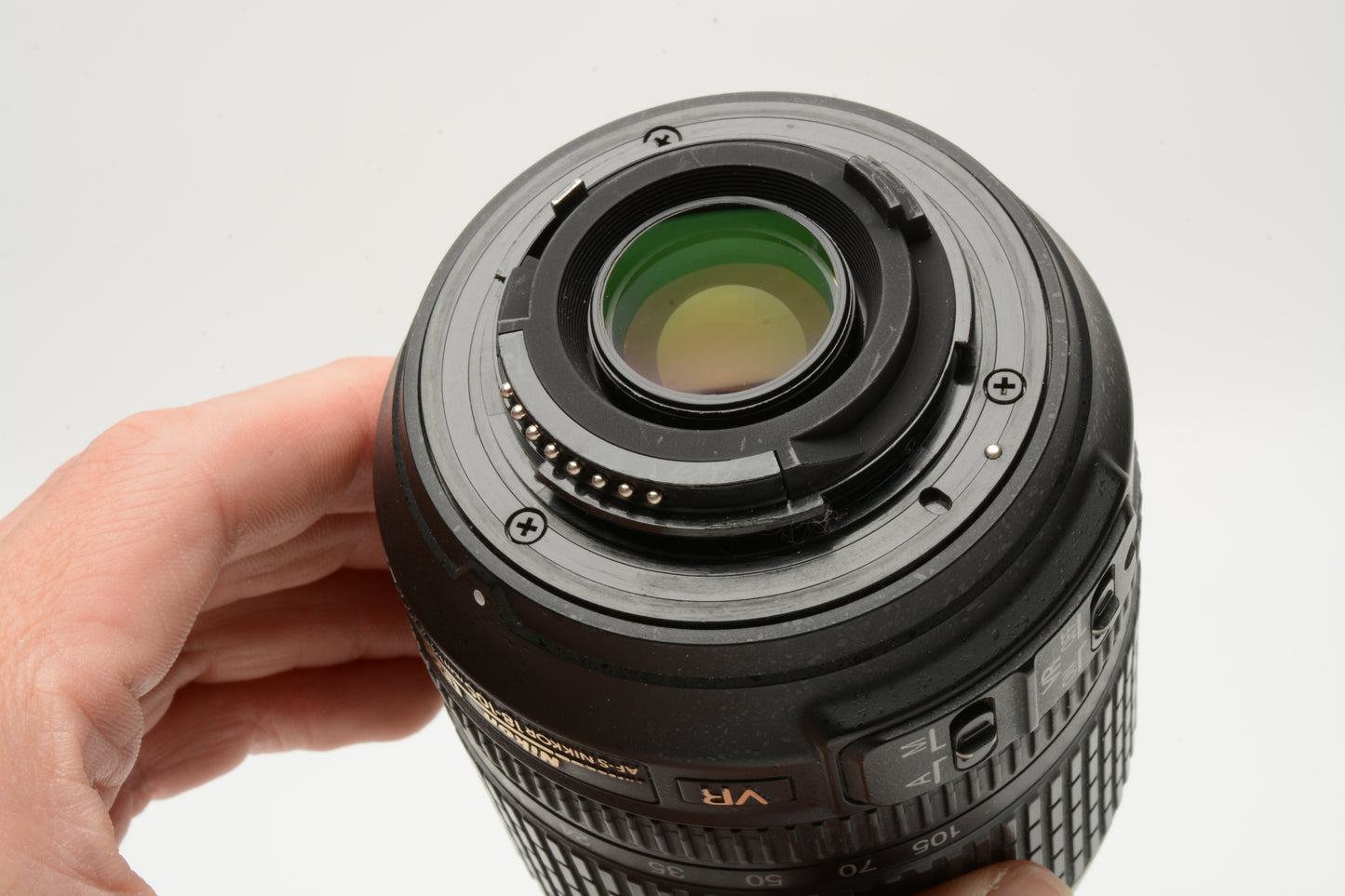 Nikon AF-S 18-105mm f3.5-5.6G ED DX VR zoom lens, caps, UV, Great