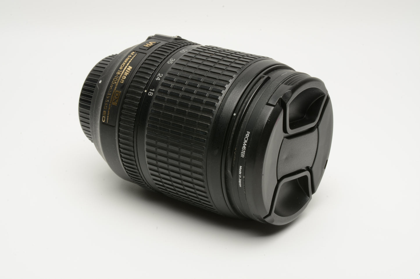 Nikon AF-S 18-105mm f3.5-5.6G ED DX VR zoom lens, caps, UV, Great