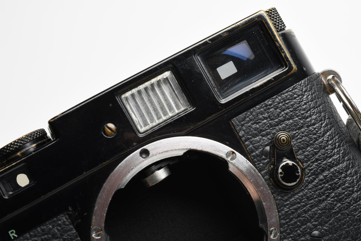 Leica M2 Black Paint Body, Timeless, Gorgeous, Great collector or User piece
