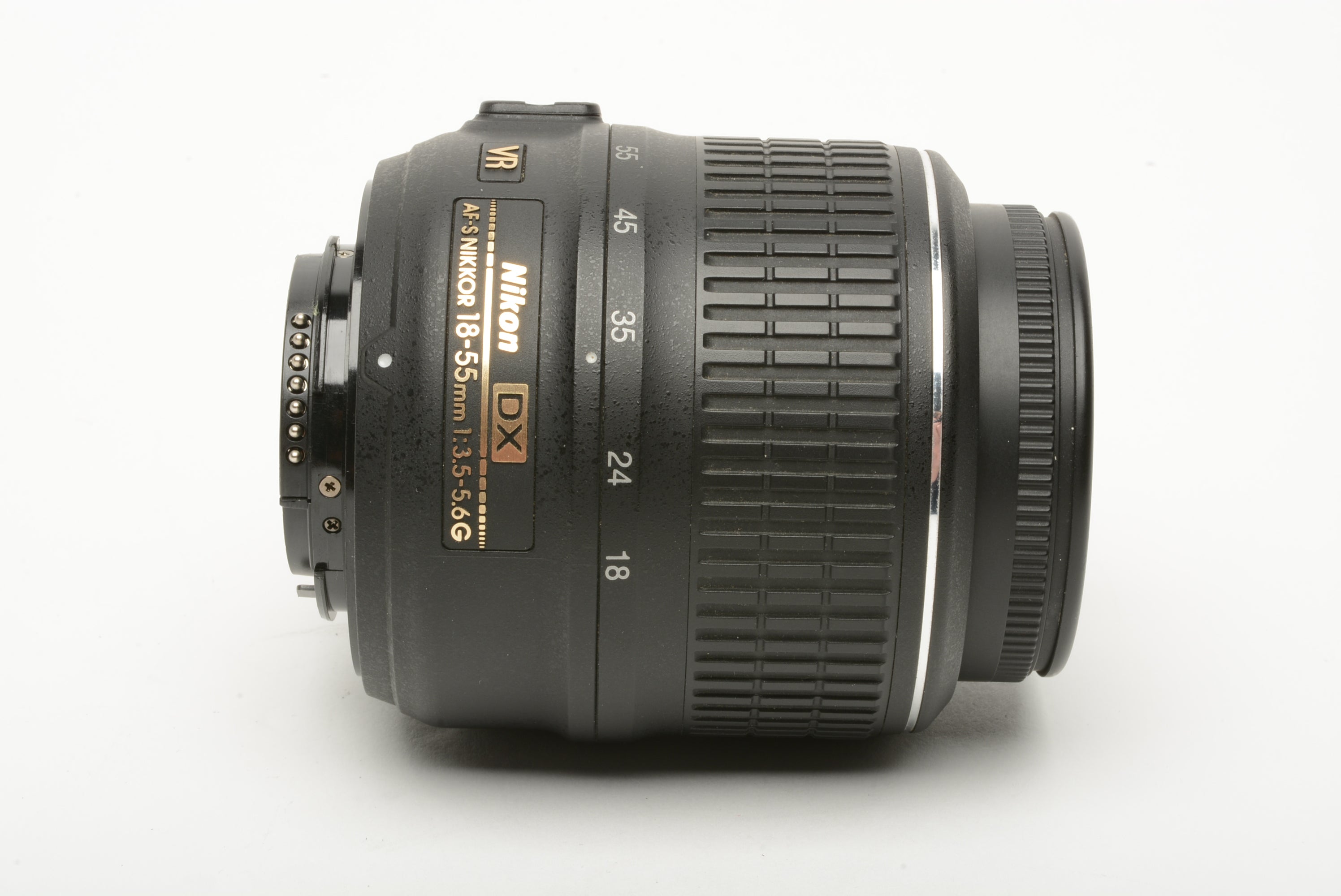 Nikon AF-S Nikkor 18-55mm f3.5-5.6G DX VR compact zoom lens, caps