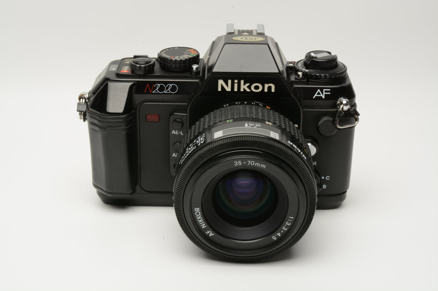 Nikon N2020 AF 35mm SLR w/35-70mm zoom lens, strap, Great!