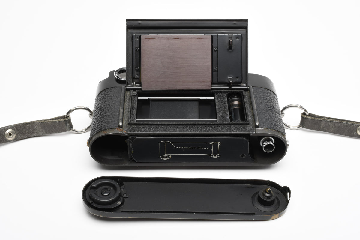 Leica M2 Black Paint Body, Timeless, Gorgeous, Great collector or User piece