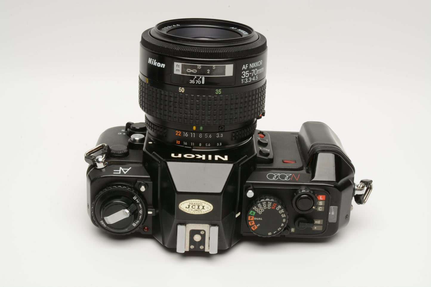 Nikon N2020 AF 35mm SLR w/35-70mm zoom lens, strap, Great!