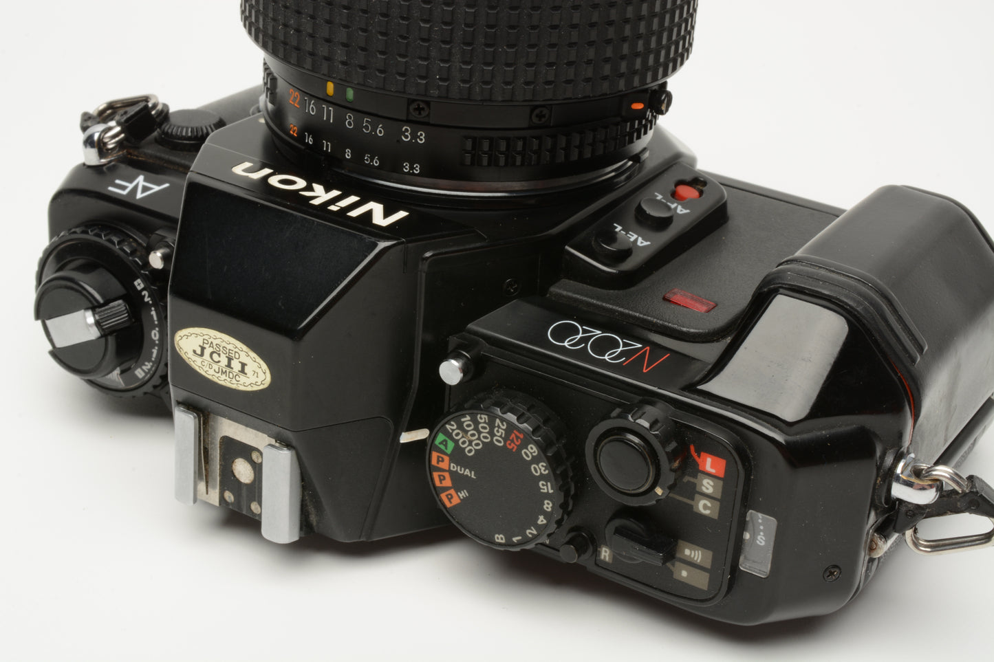 Nikon N2020 AF 35mm SLR w/35-70mm zoom lens, strap, Great!