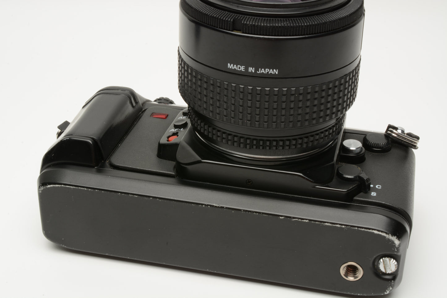 Nikon N2020 AF 35mm SLR w/35-70mm zoom lens, strap, Great!