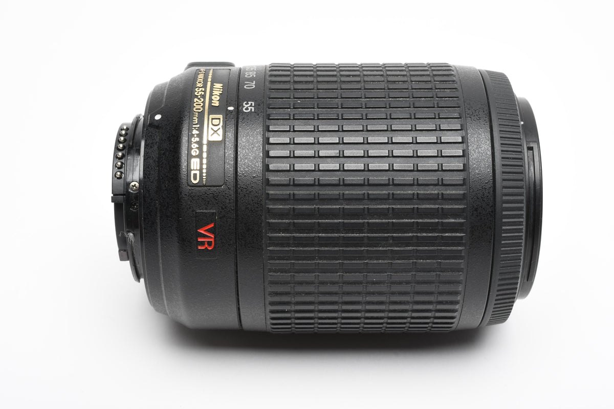 Nikon AF-S Nikkor 55-200mm F4-5.6G ED DX VR zoom lens, Caps+Hood