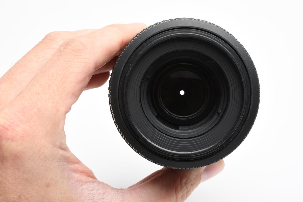 Nikon AF-S Nikkor 55-200mm F4-5.6G ED DX VR zoom lens, Caps+Hood