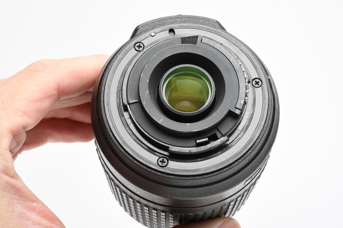 Nikon AF-S Nikkor 55-200mm F4-5.6G ED DX VR zoom lens, Caps+Hood