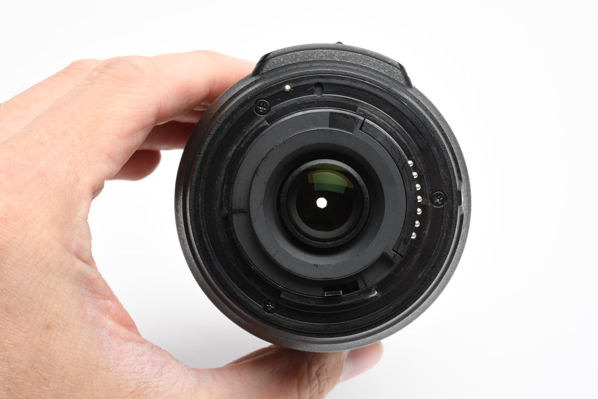 Nikon AF-S Nikkor 55-200mm F4-5.6G ED DX VR zoom lens, Caps+Hood