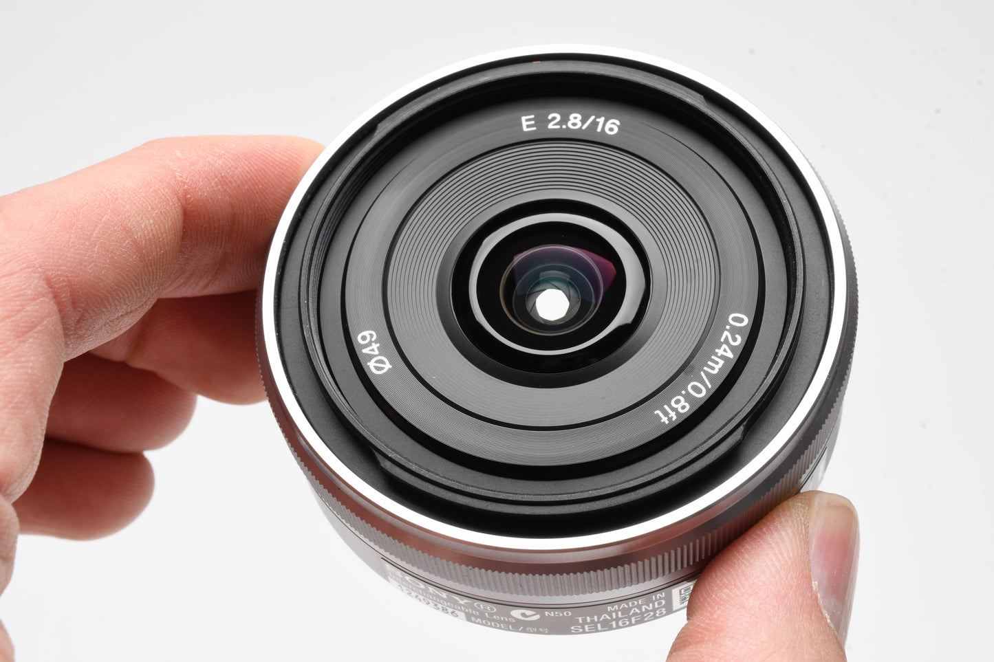 Sony 16mm f2.8 SEL16F28 wide angle E-mount lens, caps, boxed, Mint
