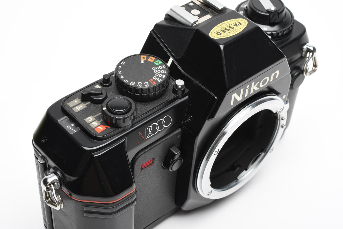 Nikon N2000 35mm SLR Body Only Tested, Great! w/Manual, Strap