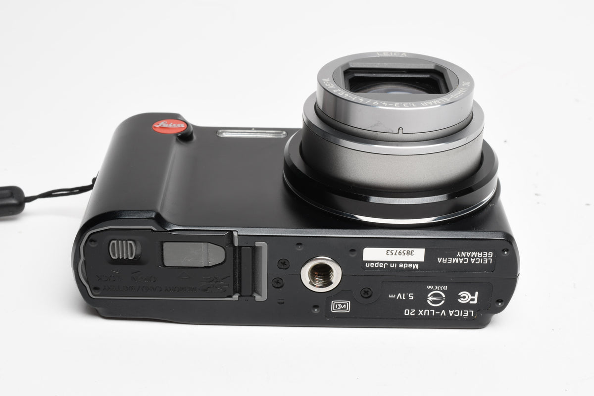 Leica V-LUX 20 12.1 MP Digital Camera with 12x Wide Angle Zoom w/Fitted Case