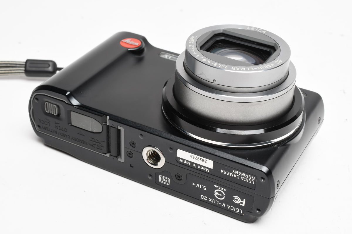 Leica V-LUX 20 12.1 MP Digital Camera with 12x Wide Angle Zoom w/Fitted Case