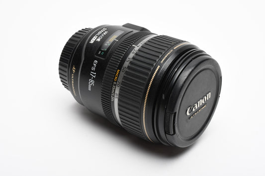 Canon EFS 17-85mm f4-5.6 IS USM zoom lens, caps, good & clean