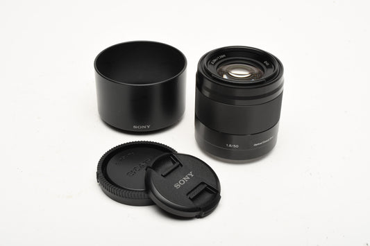Sony 50mm f1.8 FE OSS SEL50F18 Prime lens, Hood, Light use
