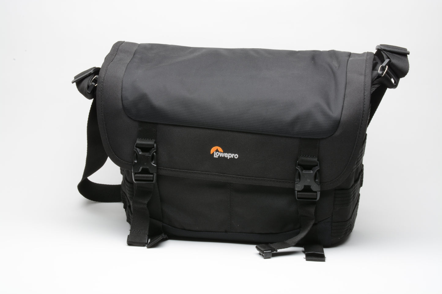 Lowepro Pro Tactic MG 160 AW II Camera Messenger bag (Black) Very clean